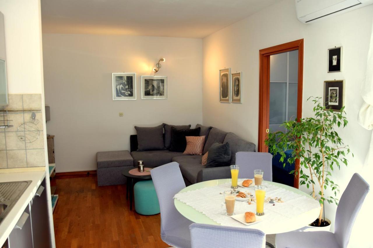 Apartament Marimar, Beachfront 1st Row *